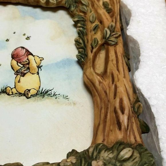 NIB CLASSIC WINNIE THE POOH PICTURE FRAME BY CHARPENTE. - Picture 3 of 3